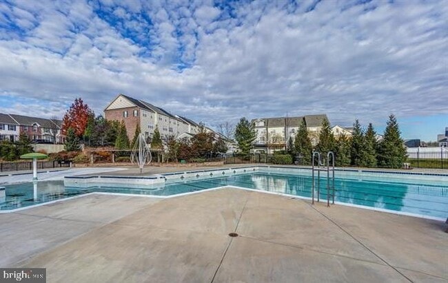 Building Photo - 12855 Clarksburg Square Rd