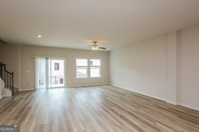 Building Photo - 1347 Sunny Lk Dr