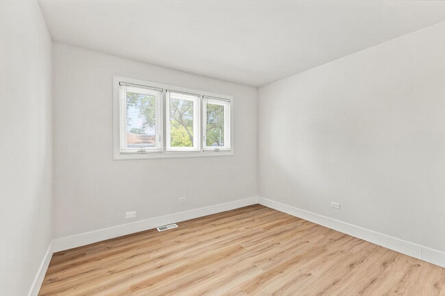 Building Photo - 9300 Major Ave