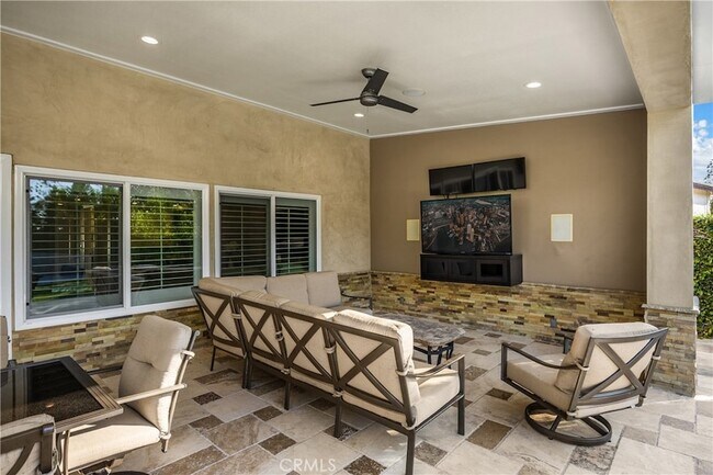 Building Photo - 1320 N Van Gogh Cir