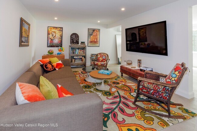 Building Photo - 19 Bakertown Rd