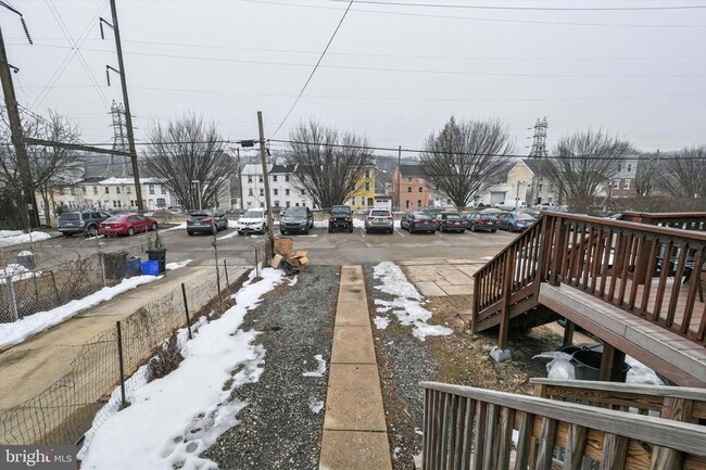 Building Photo - 4670 Umbria St