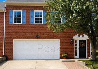 Building Photo - 216 Wyndom Ct