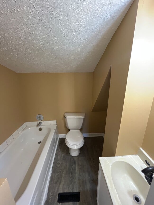 Building Photo - 3324 P St