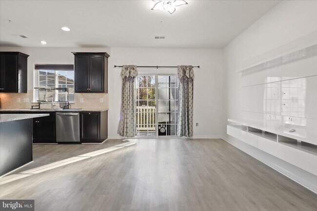 Building Photo - 14766 Malloy Ct