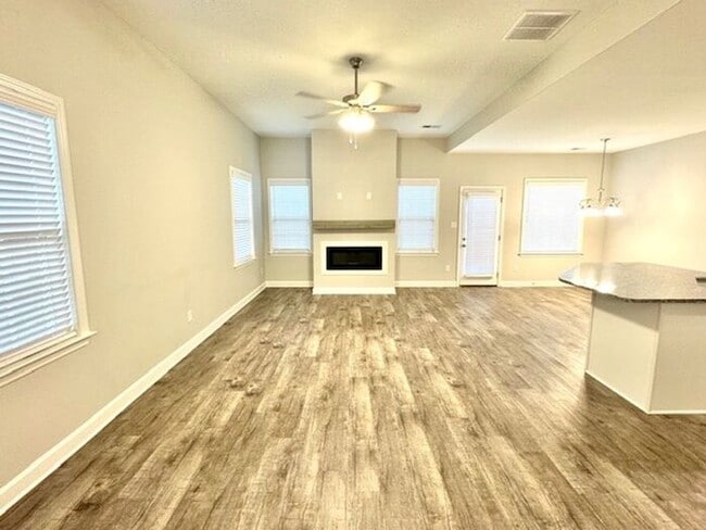 Building Photo - Now Leasing a Brand New 4-bedroom 2.5 bath...