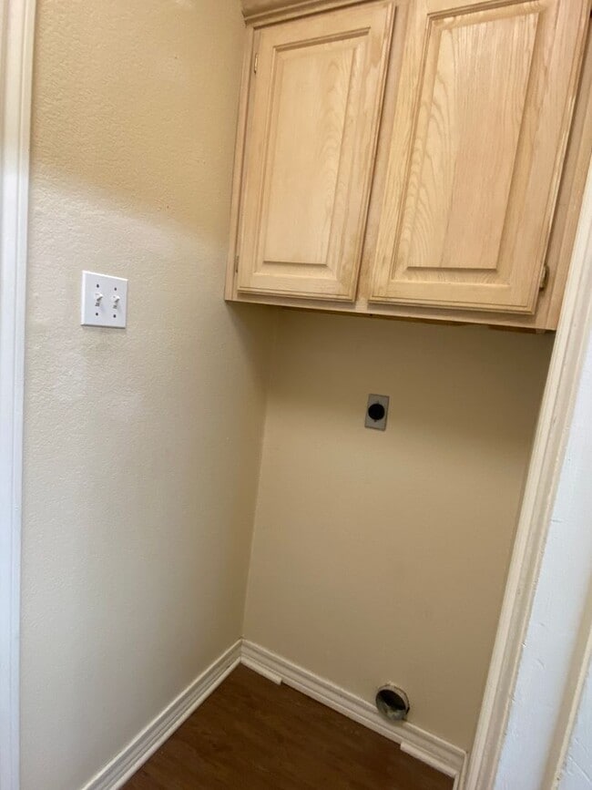 Building Photo - 1214 Lindsey Ln