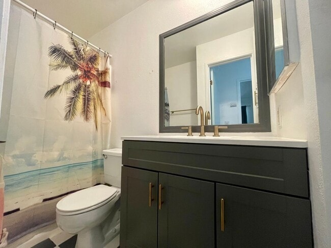 Building Photo - AVAILABLE NOW 1 Bedroom 1 Bathroom Palm Sp...