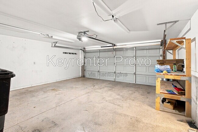 Building Photo - 1285 Alpine Way