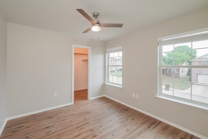 Building Photo - 11012 Dublin Pl