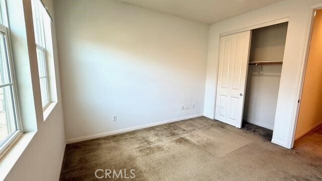 Building Photo - 904 N Primrose Ln