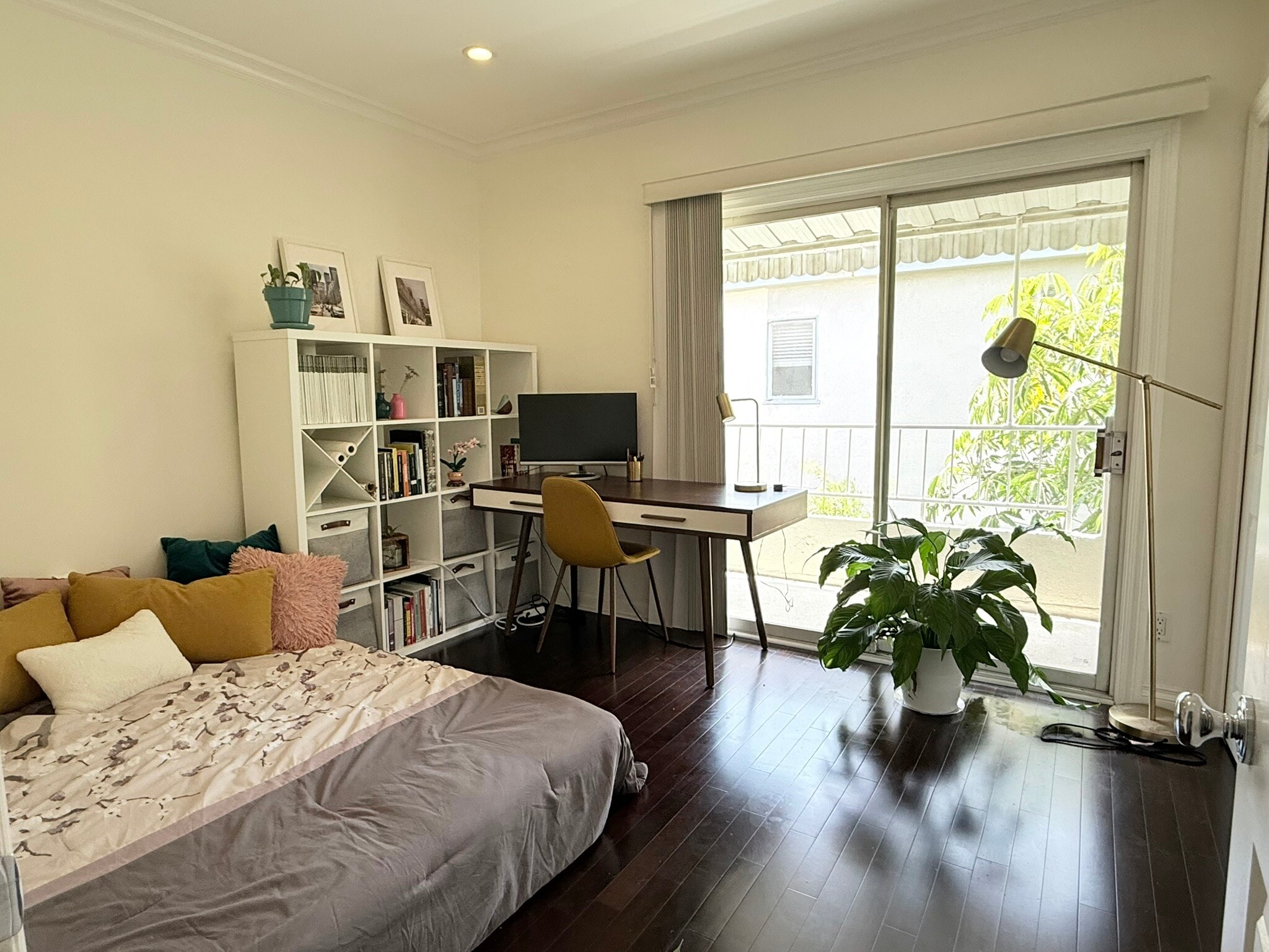 Building Photo - 11652 Chenault St