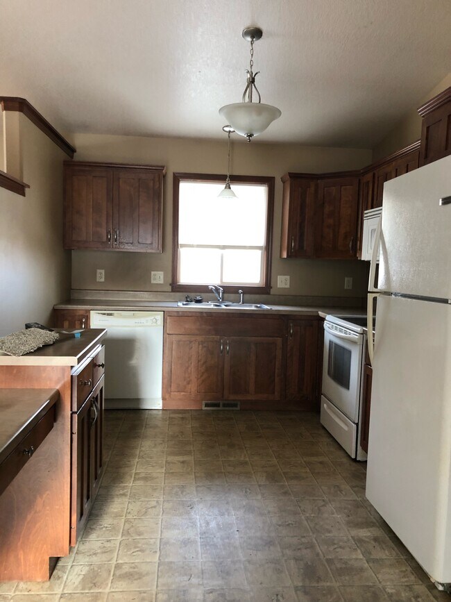 Primary Photo - 508 S Whitewood Ave
