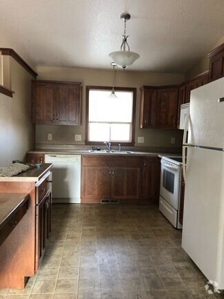 Building Photo - 508 S Whitewood Ave