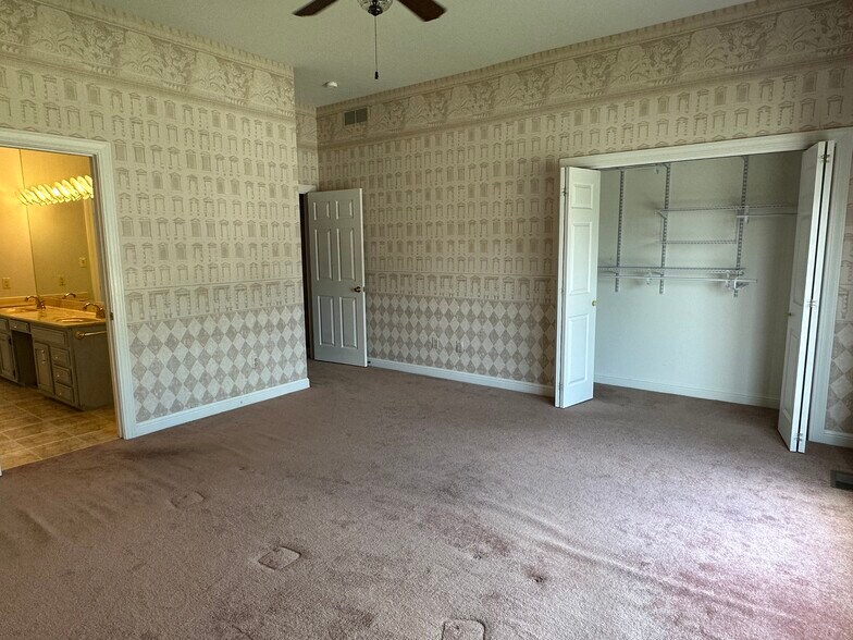 Building Photo - 4 Grayson Ridge Dr