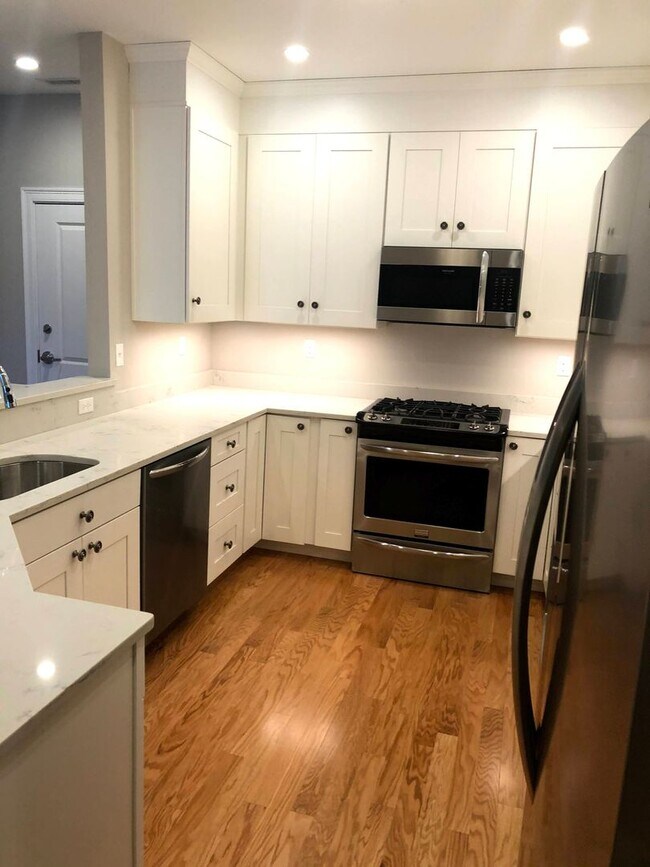 Building Photo - DEERPOINT AT INWOOD CONDOMINIUMS, WOBURN