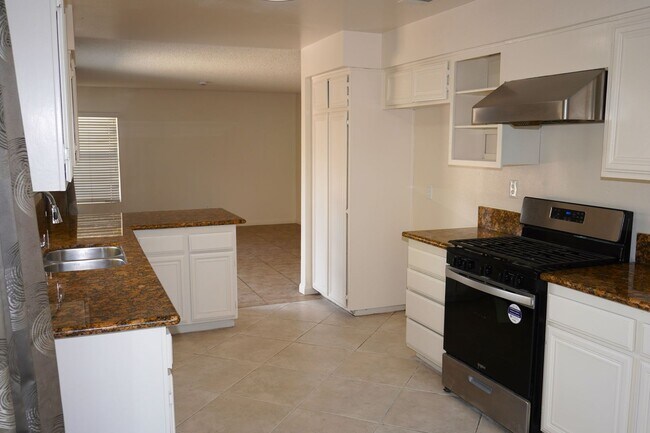 Building Photo - 23848 Bouquet Canyon Pl