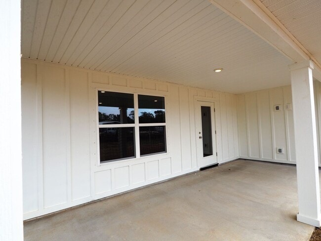 Building Photo - 4 bedroom home in Foley
