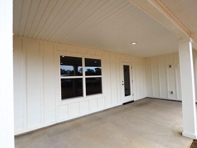 Building Photo - 7421 Brompton Dr