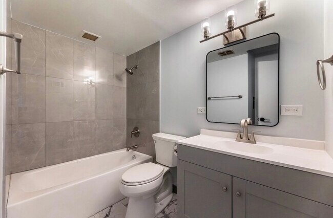 Building Photo - 6419 S Oak Park Ave