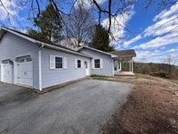 Building Photo - Spacious Ranch Home For Rent In Lititz