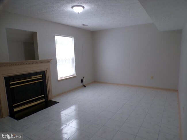 Building Photo - 114 Park Cove Dr