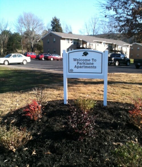 Primary Photo - Parklane Apartments