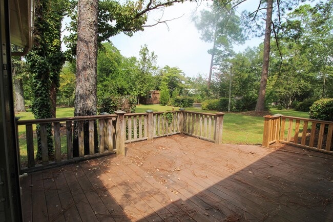Building Photo - 209 Belair Dr