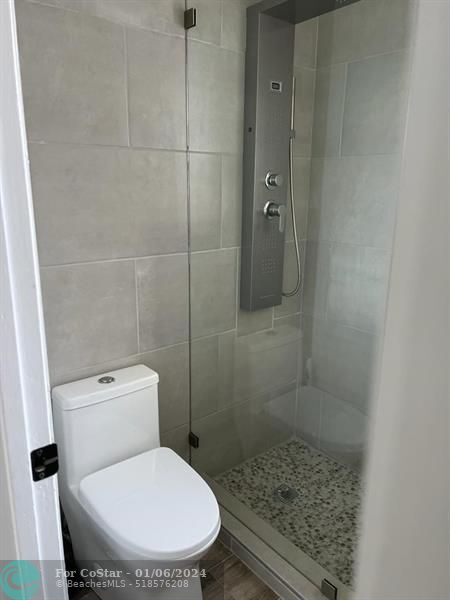 Building Photo - 2708 NE 14th Street Causeway