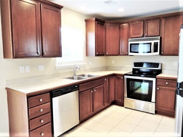 Building Photo - 2236 Blakers Blvd