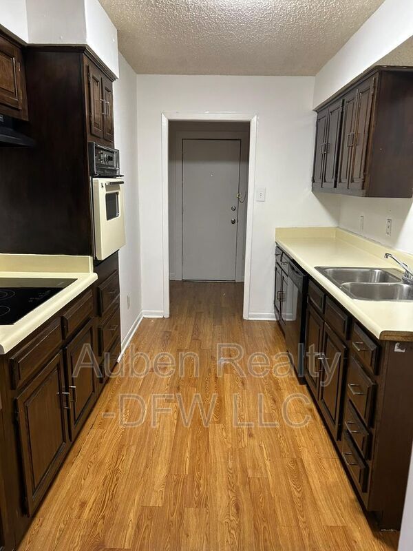 Building Photo - 1510 Blackwell Dr