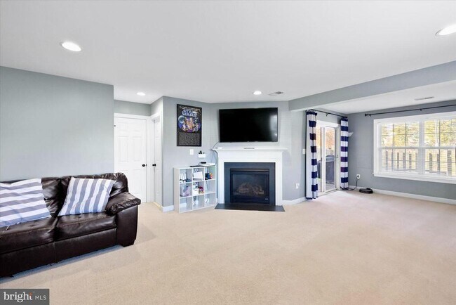 Building Photo - 6029 Popes Creek Pl