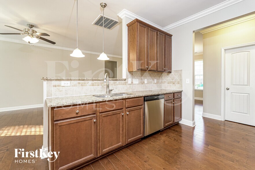 Building Photo - 1643 Ashmead Ln