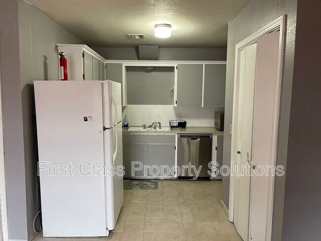 Building Photo - 4209 Willowisp Dr