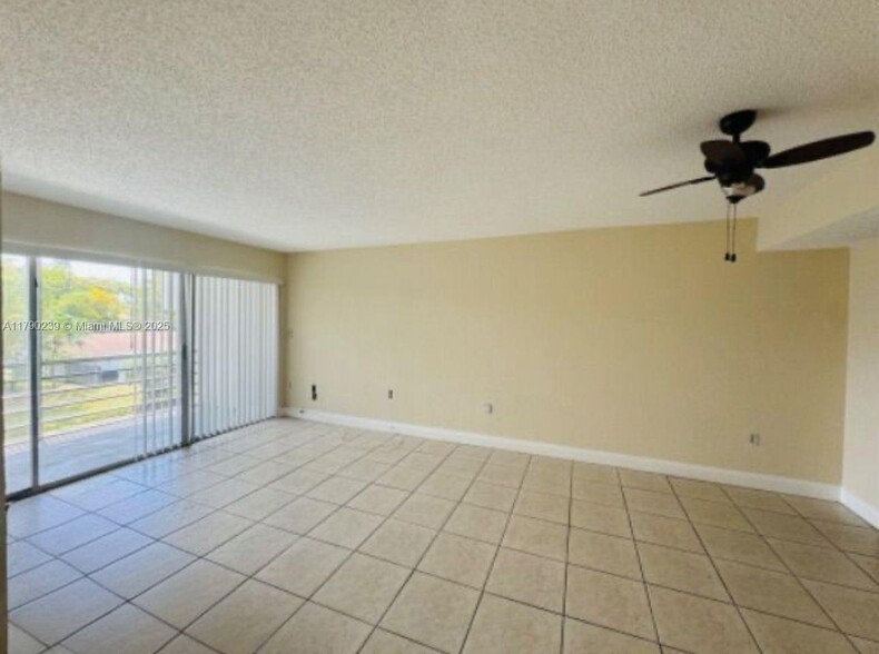 Building Photo - 4215 N University Dr