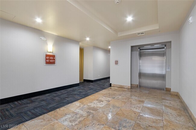 Building Photo - 19 E Agate Ave