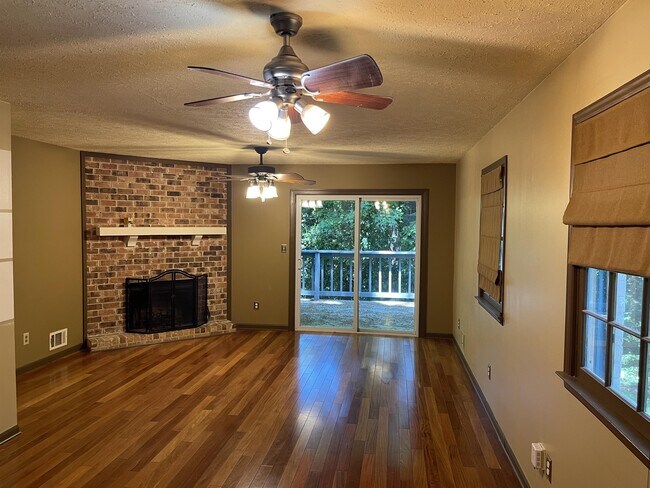 Building Photo - 2511 Skyland Trail NE