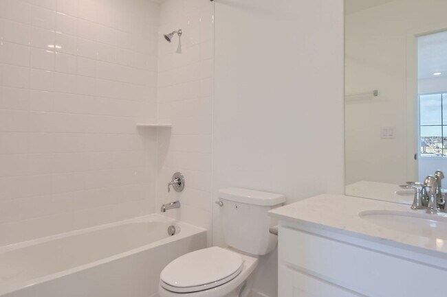 Building Photo - Luxurious 3bd 2.5 paired home in Dove Village!