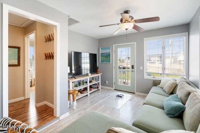 Building Photo - 167 4th Ave