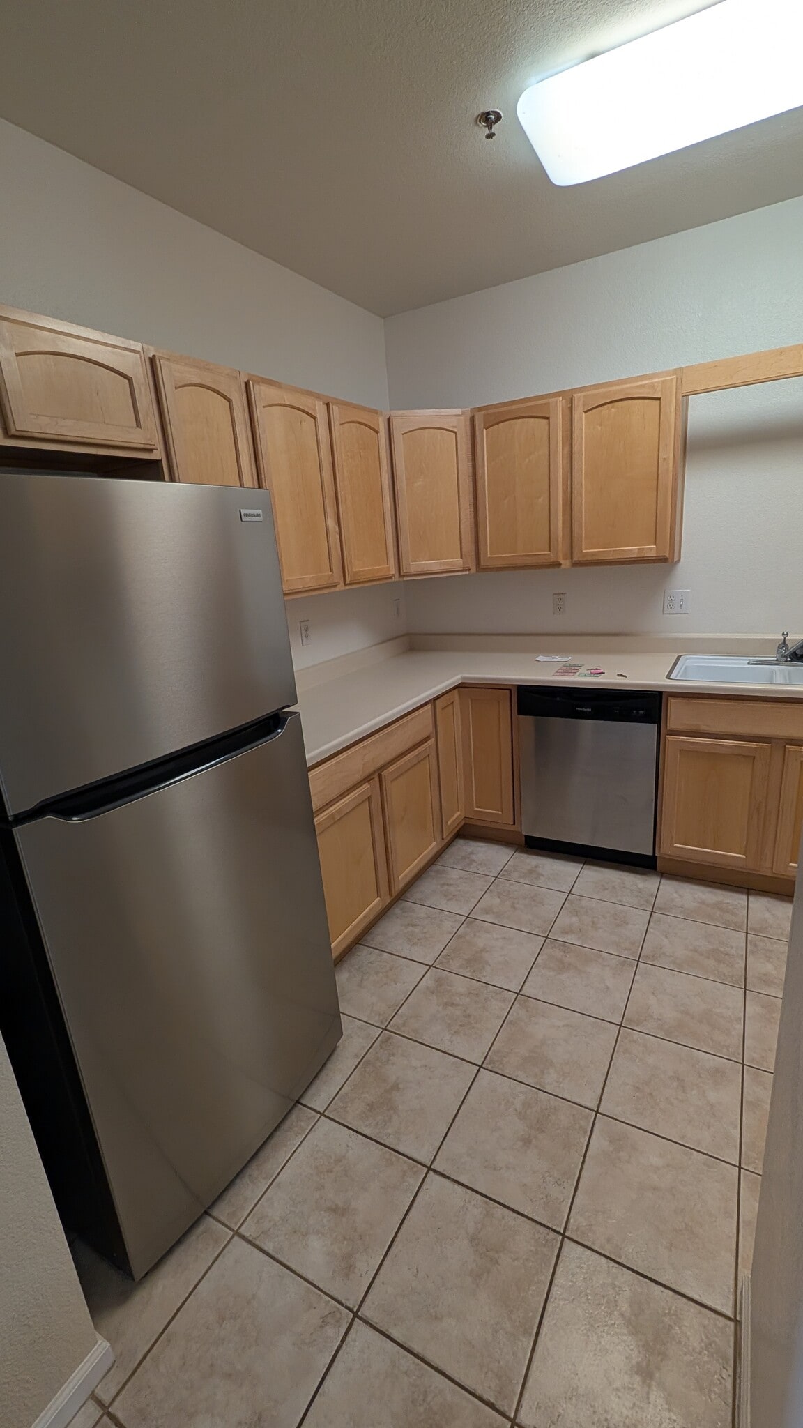 Kitchen - 2894 W Riverwalk Cir