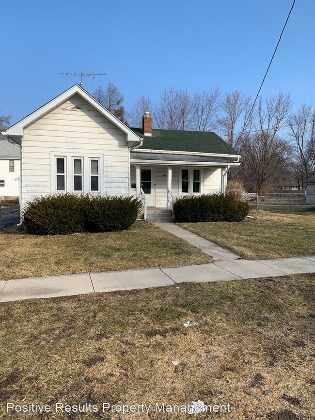 3 br, 1 bath House 606 E. Perry Street 606 E Perry St Belvidere IL