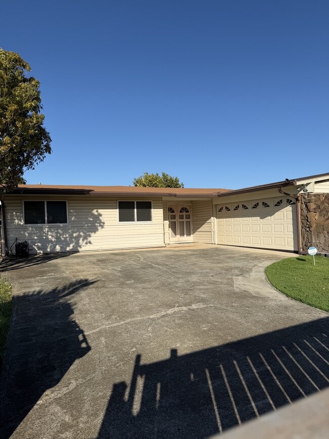 Building Photo - 98-1211-1211 Mahipua St