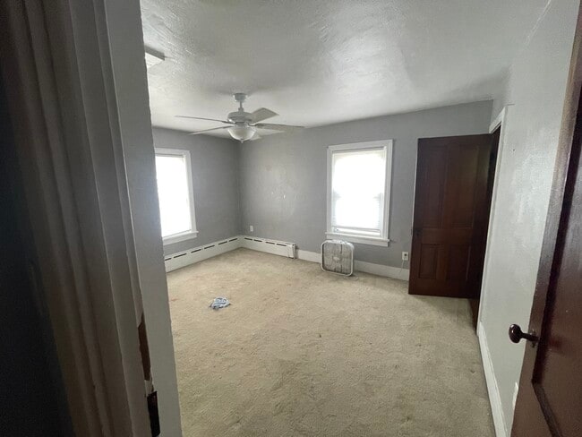 Building Photo - 702 W Joliet St