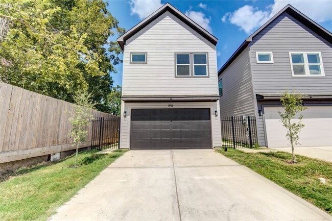 Primary Photo - 892 Paul Quinn St