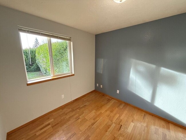 Building Photo - 1740 Glen Creek Rd NW