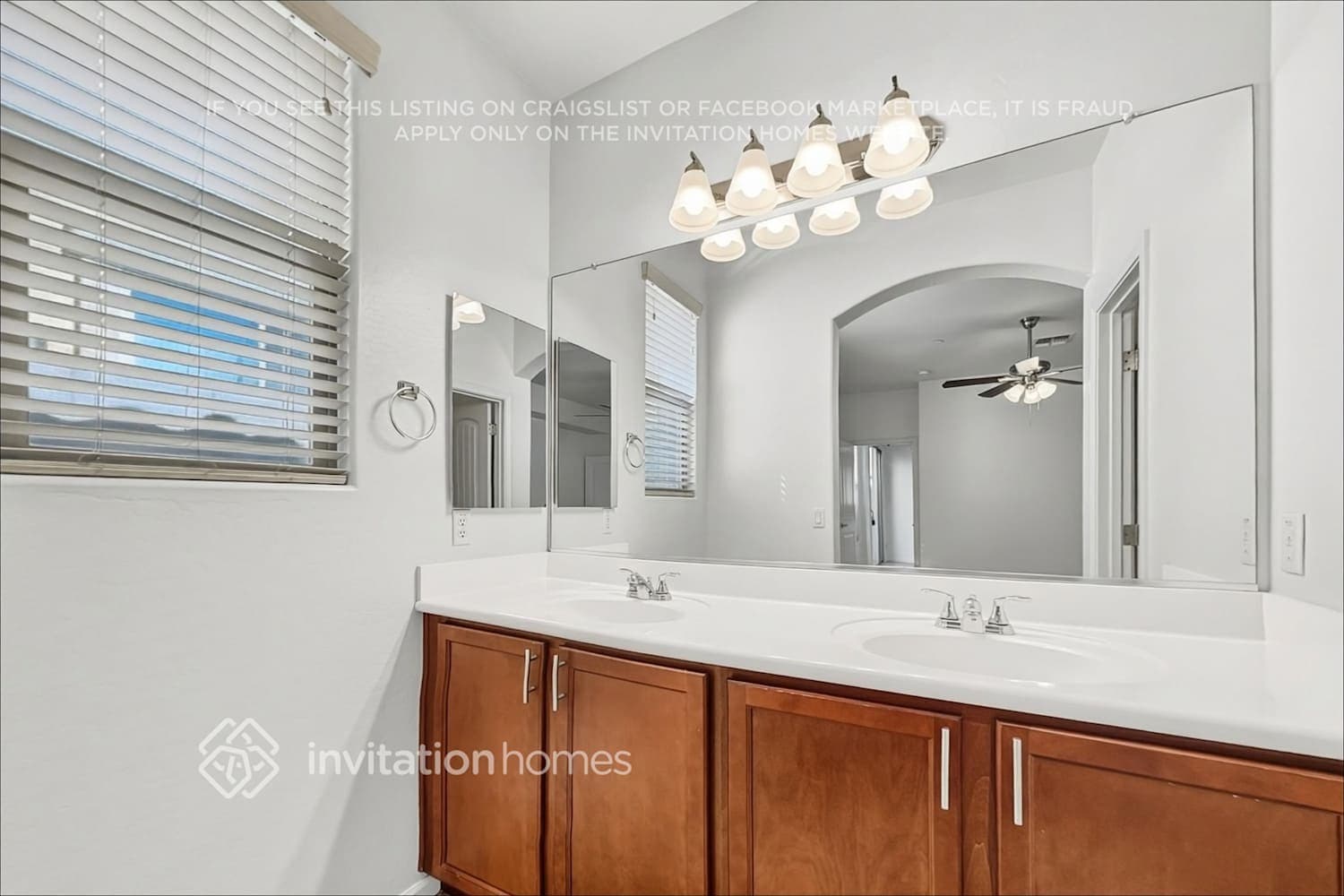 Building Photo - 1407 S Moccasin Trail