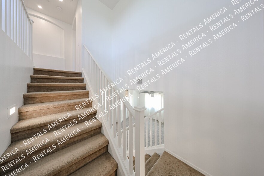 Building Photo - 5193 S Moccasin Trail