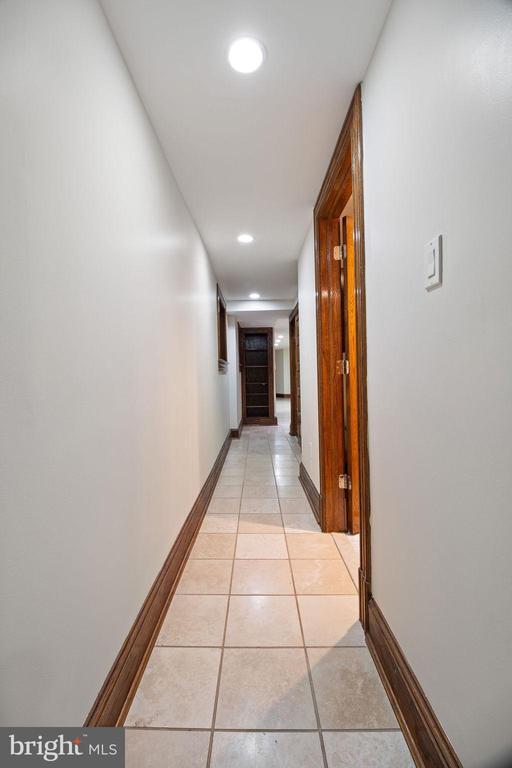 Building Photo - 1120 East Capitol St NE