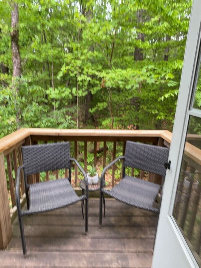 Building Photo - Gated Sango Townhome- Prime Location for Commutes