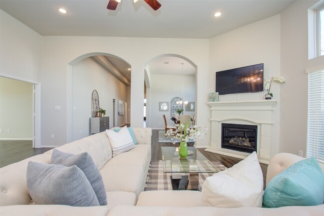 Building Photo - 13520 Mason Canyon Ln